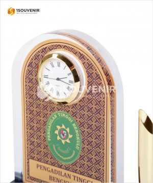 Plakat Jam Pengadilan Tinggi Bengkulu