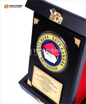 Plakat Kayu Kenangan Wawancara