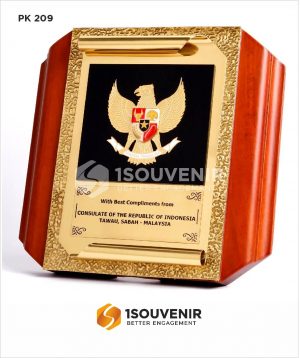 Plakat Kayu Penghargaan RI