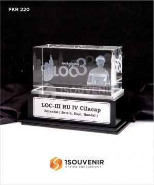 Plakat Kristal LOC3 Pertamina Cilacap