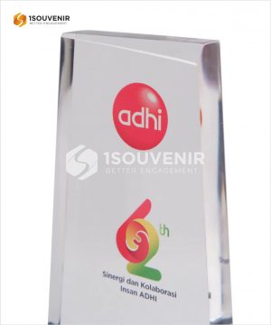 Piala Penghargaan Adhi Innovation Challenge 2...
