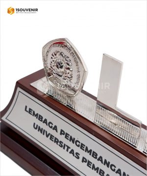 Plakat Logam LP3M UPNVJ