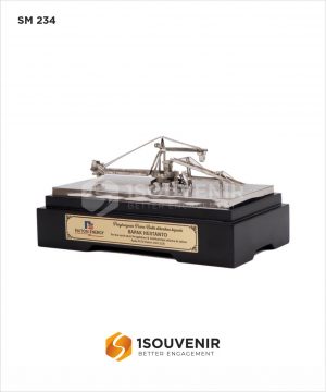 Souvenir Miniatur Paiton Energy
