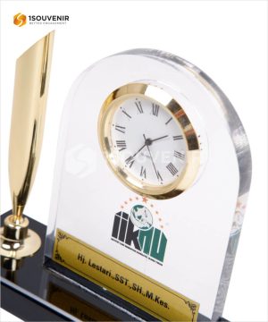 Plakat Jam Institut Ilmu Kesehatan Nahdlatul ...